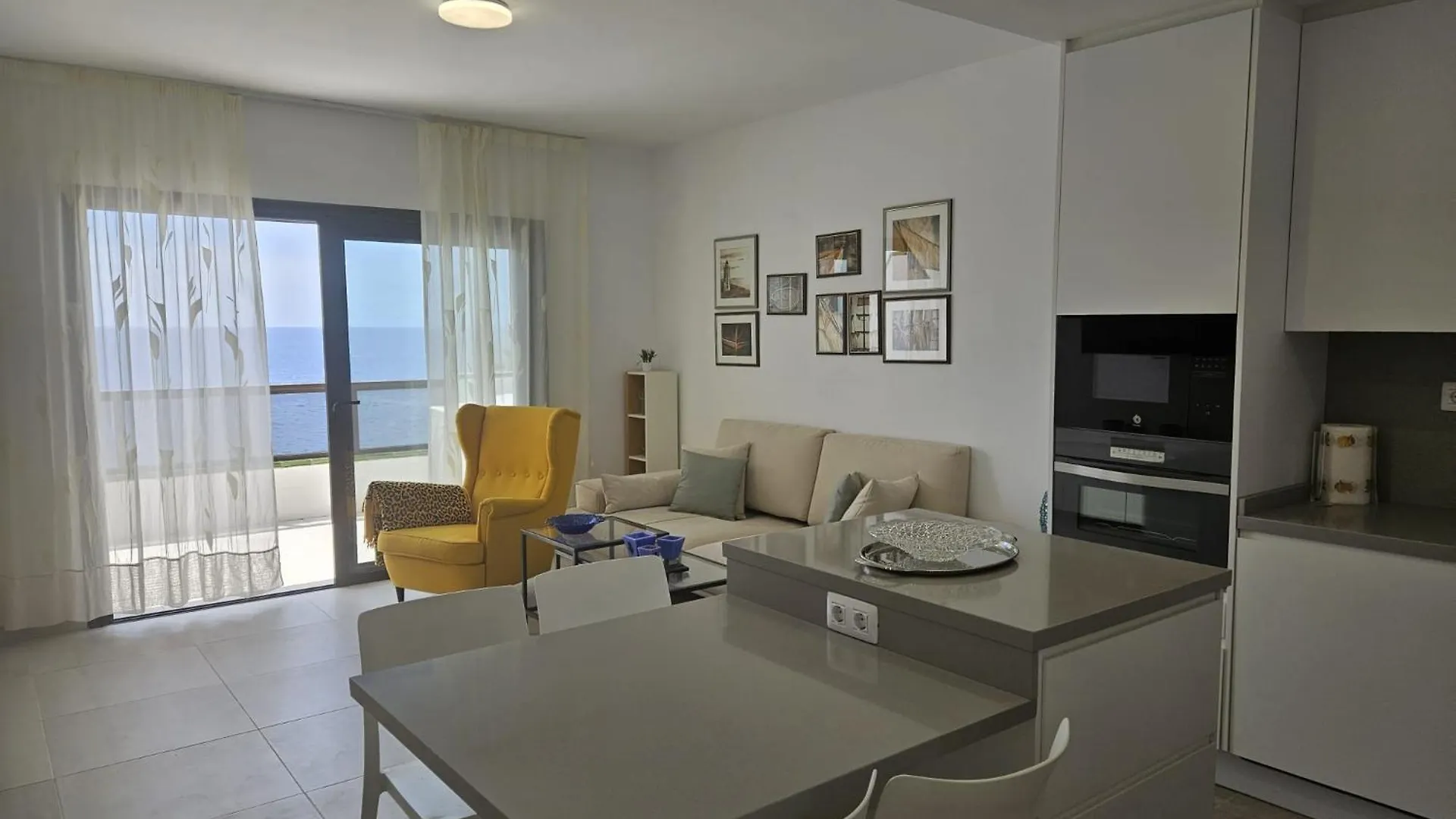 Apartment Mit Poolsicht طوستا ديل سيلونثيو إسبانيا