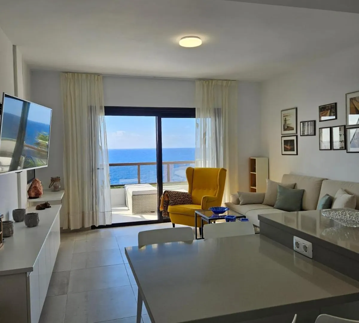 Apartment Mit Poolsicht طوستا ديل سيلونثيو